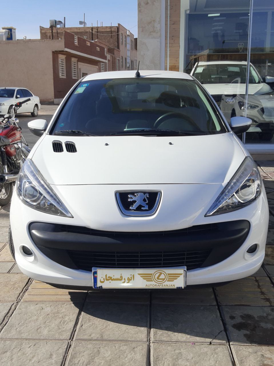 پژو 207 در حد مدل 1402 رنگ سفید