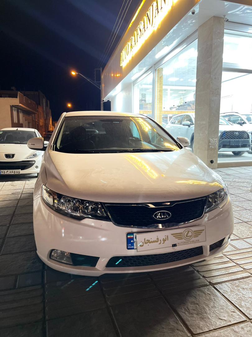 کیا سراتو 96 سفید کارشناسی شده