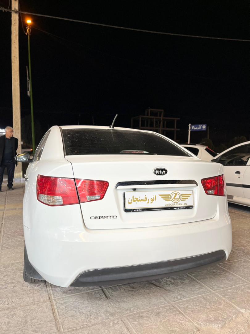 کیا سراتو 96 سفید کارشناسی شده