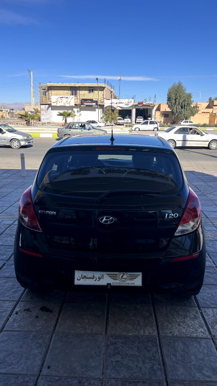 هیوندای i20 مشکی ۲۰۱۵ در حد